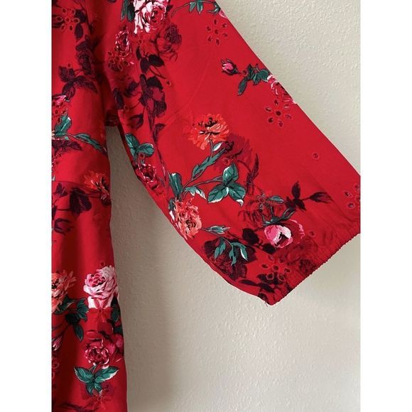 Torrid Red  V-neck Floral Baby Doll Blouse/ NWT size 3 - Picture 6 of 11